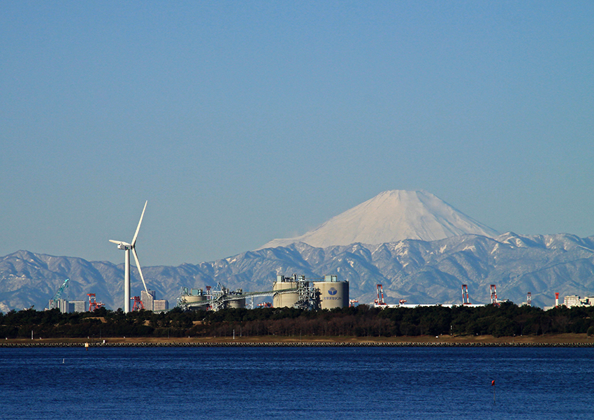 ④：霊峰富士と共に　多和　裕二　撮影場所：東京都江東区・若洲海浜公園